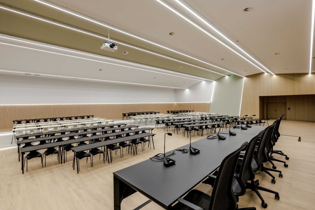 K62-08-seminar-hall-architecture​-by-KaputDesign_7